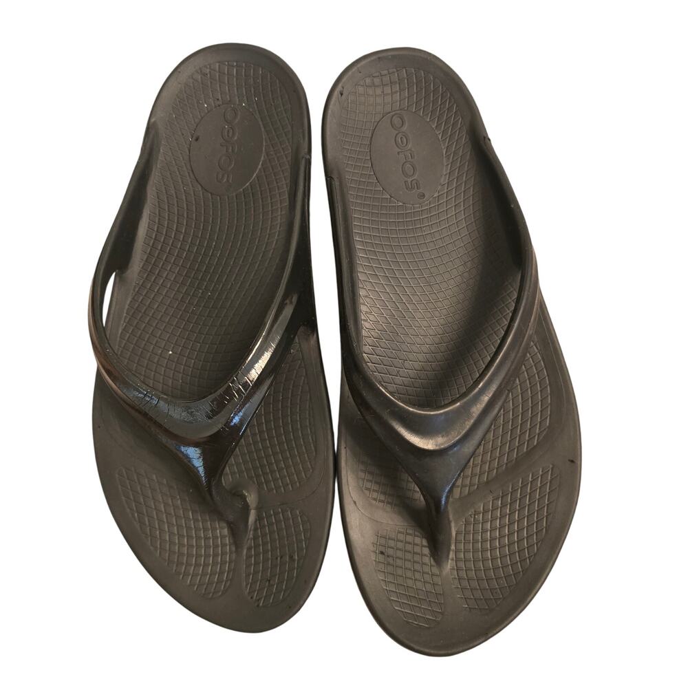 OOfos Recovery Sandal Womens 9 Thong Shiny Black Flip Flop Black